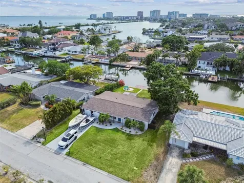 3922 Fontainebleau Drive Tampa FL 33634