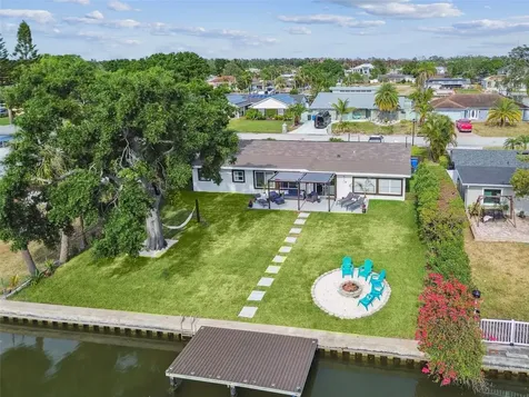 3922 Fontainebleau Drive Tampa FL 33634