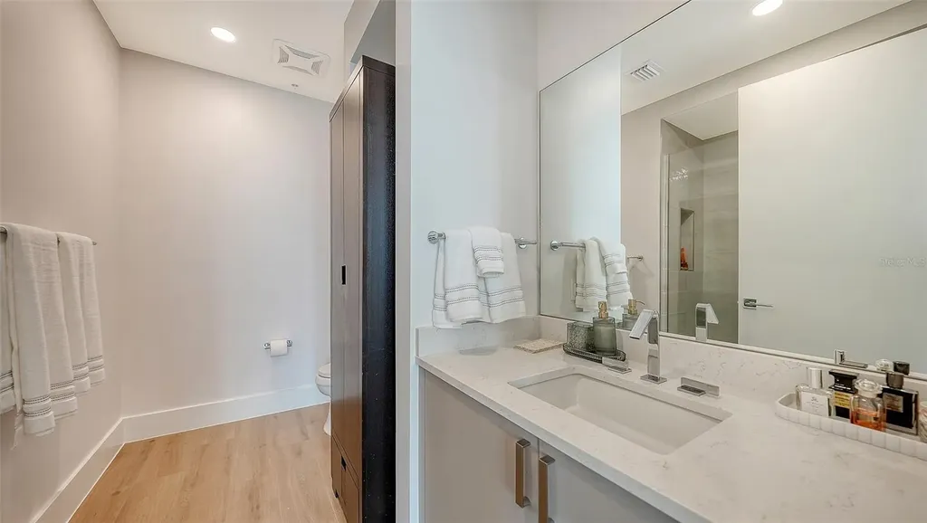 540 N Tamiami Trail Sarasota FL 34236