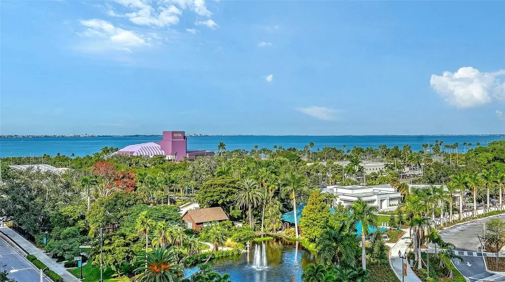 540 N Tamiami Trail Sarasota FL 34236