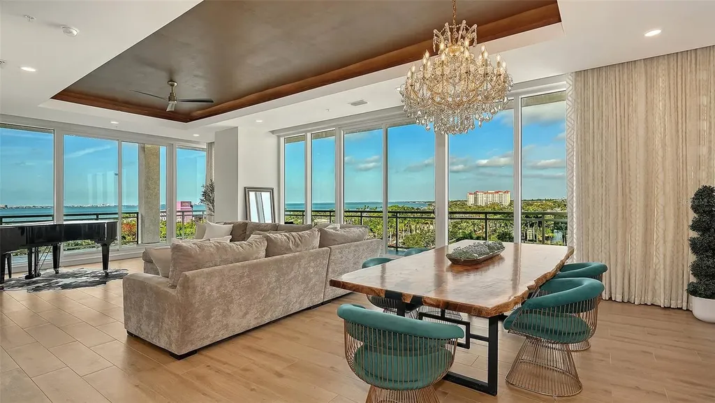 540 N Tamiami Trail Sarasota FL 34236