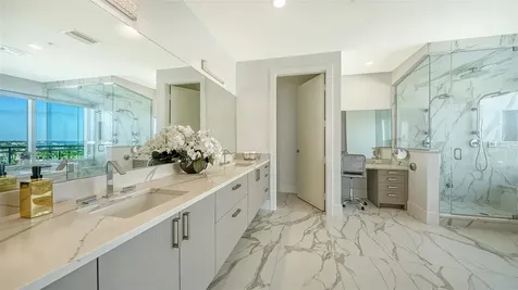 540 N Tamiami Trail Sarasota FL 34236