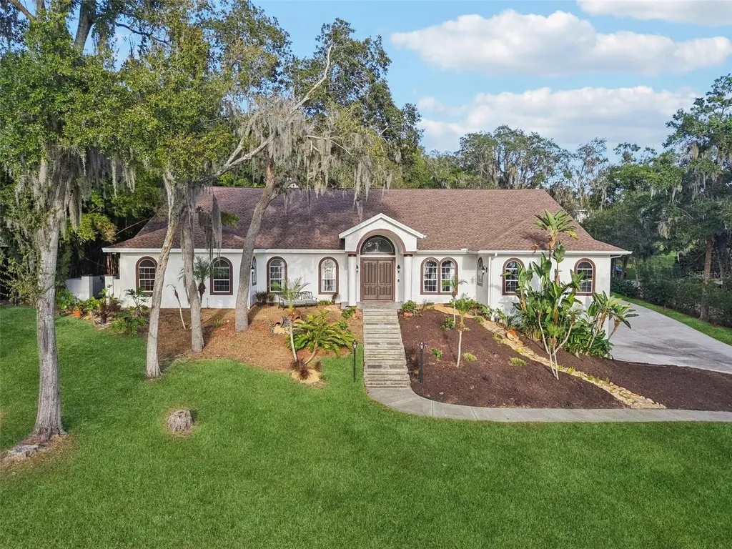 16400 Lakeshore Drive Minneola FL 34715
