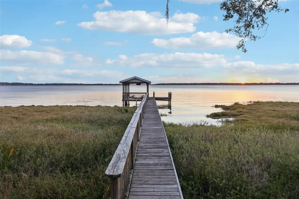 16400 Lakeshore Drive Minneola FL 34715