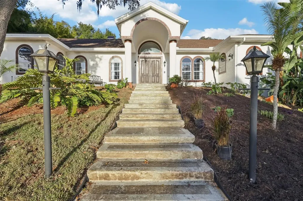 16400 Lakeshore Drive Minneola FL 34715