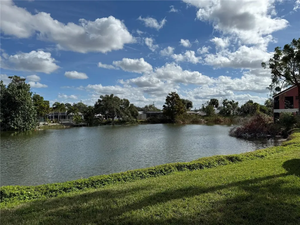 5697 Ashton Lake Drive Sarasota FL 34231