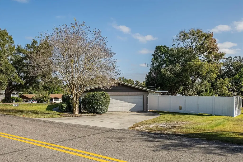 800 Avenue L SE Winter Haven FL 33880