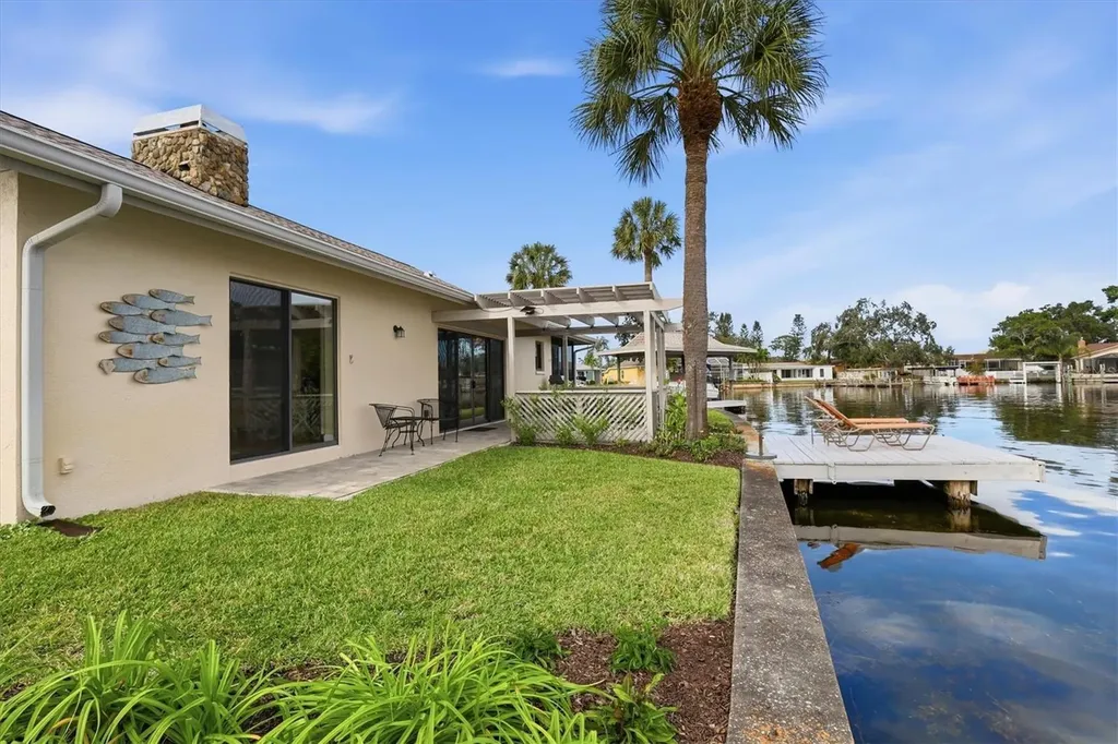 66 N Canal Drive Palm Harbor FL 34684