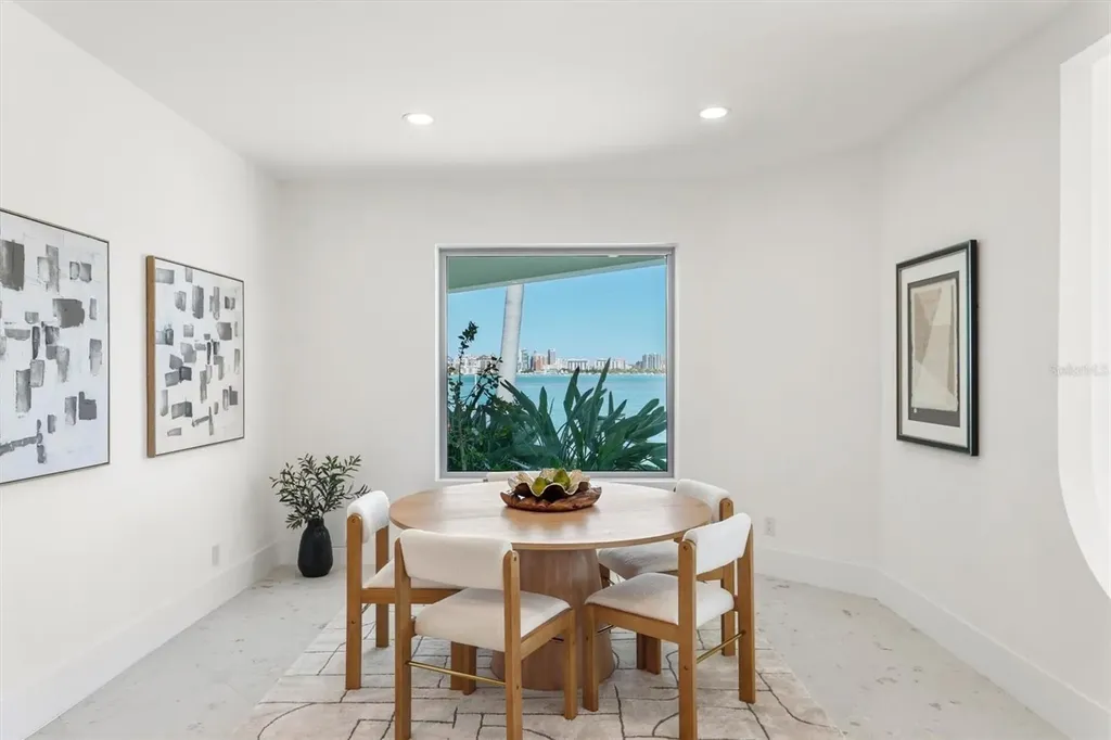 259 Robin Drive Sarasota FL 34236