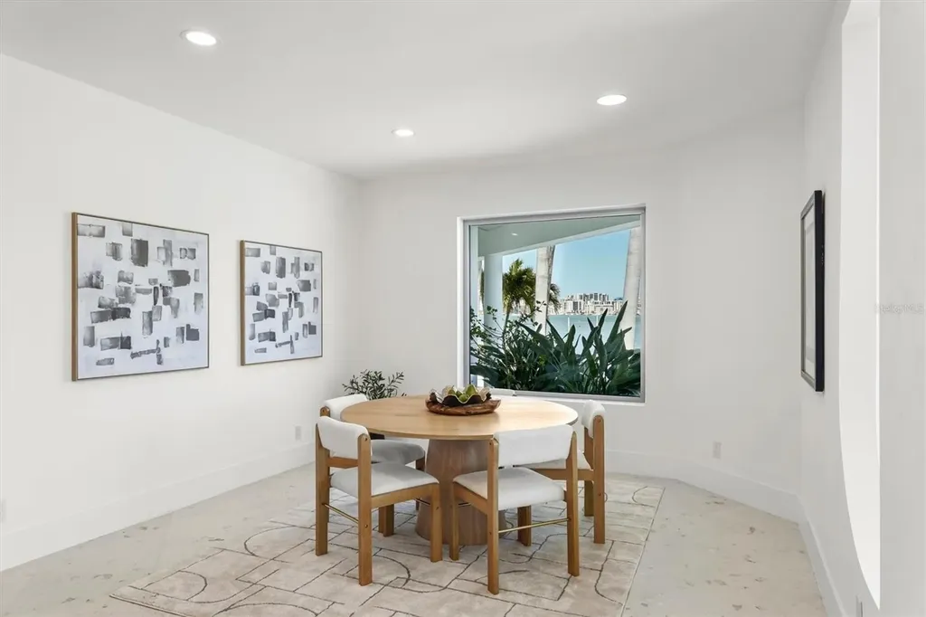 259 Robin Drive Sarasota FL 34236
