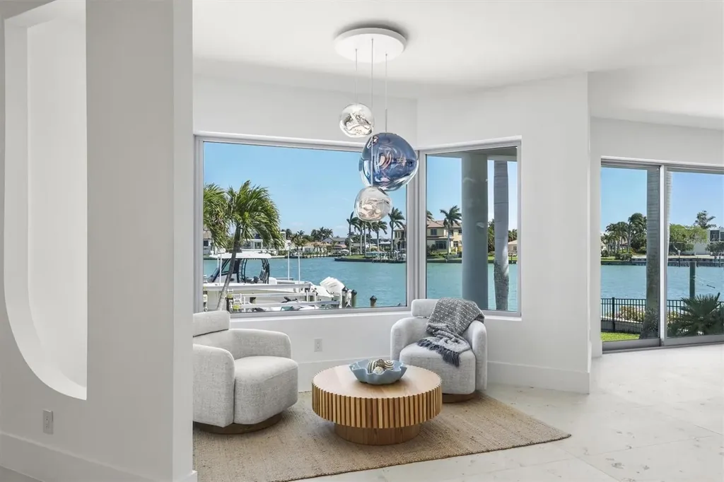 259 Robin Drive Sarasota FL 34236
