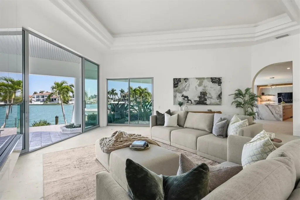 259 Robin Drive Sarasota FL 34236