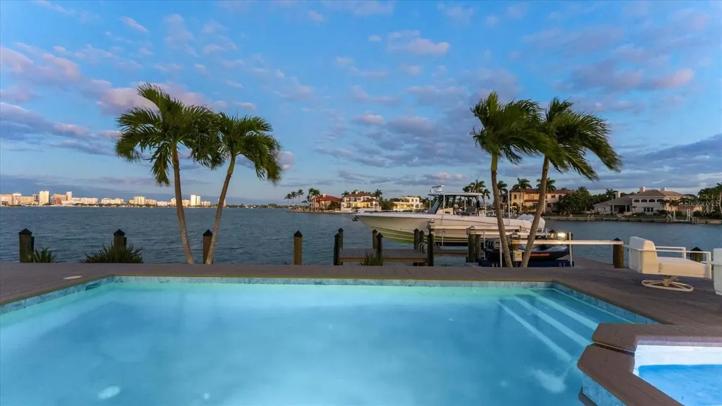 259 Robin Drive Sarasota FL 34236