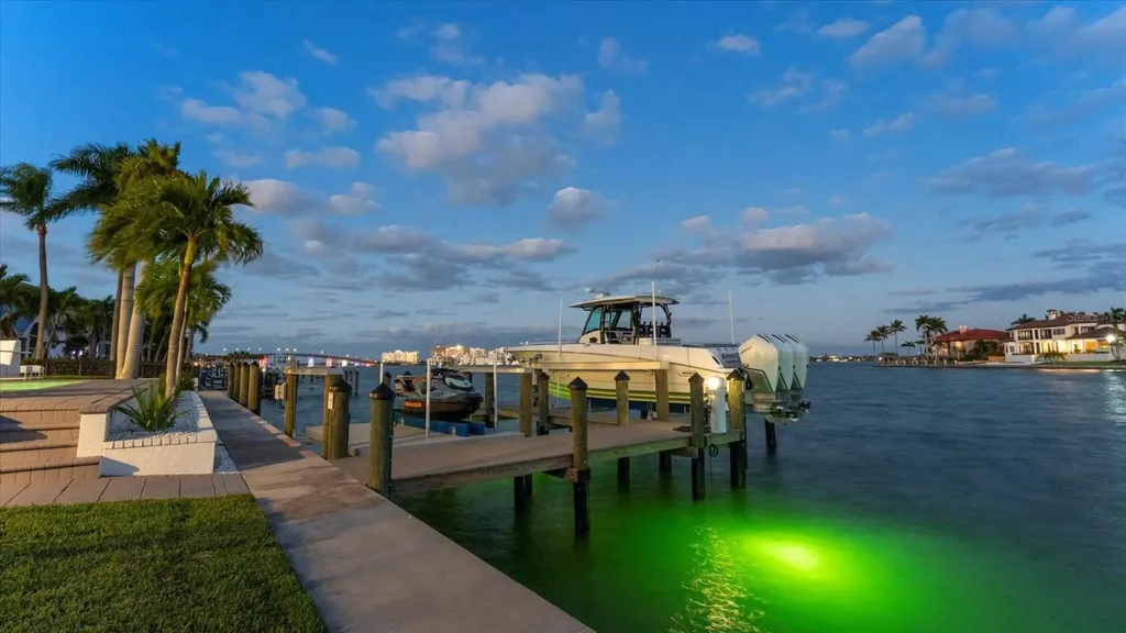 259 Robin Drive Sarasota FL 34236