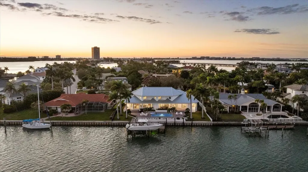 259 Robin Drive Sarasota FL 34236