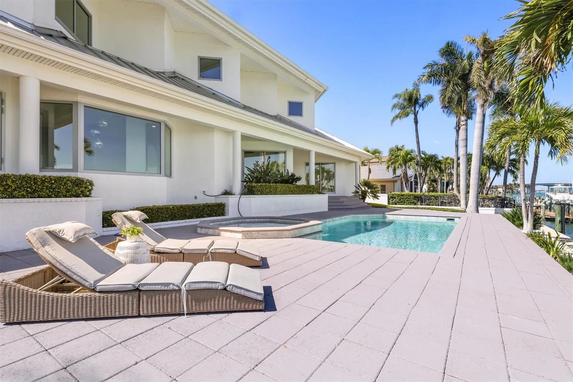 259 Robin Drive Sarasota FL 34236