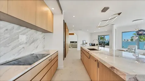 259 Robin Drive Sarasota FL 34236