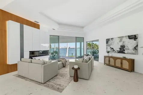259 Robin Drive Sarasota FL 34236