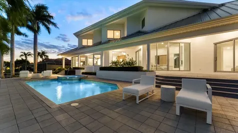 259 Robin Drive Sarasota FL 34236