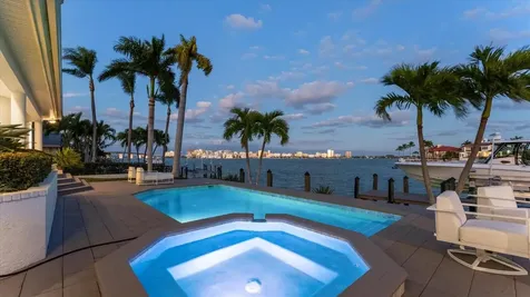 259 Robin Drive Sarasota FL 34236