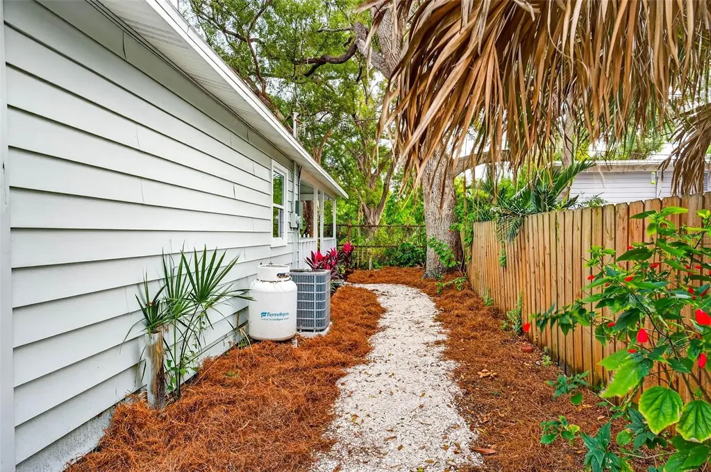 5182 25th Avenue S Gulfport FL 33707