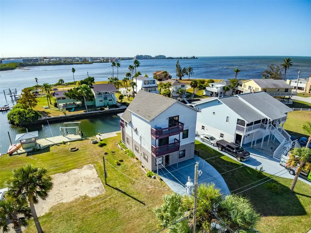 6432 Driftwood Drive Hudson FL 34667