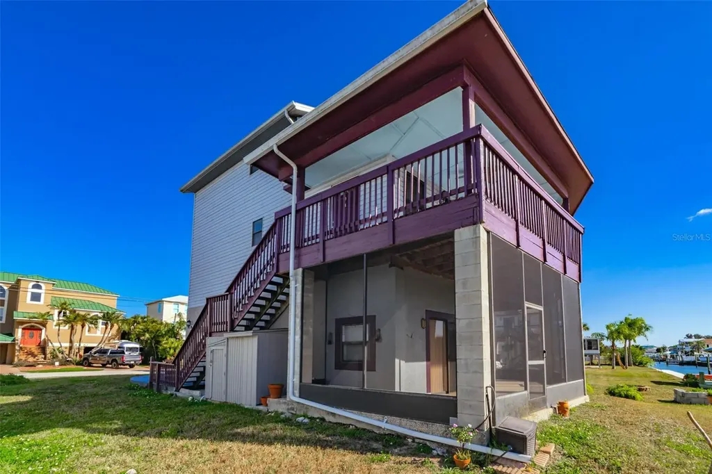 6432 Driftwood Drive Hudson FL 34667