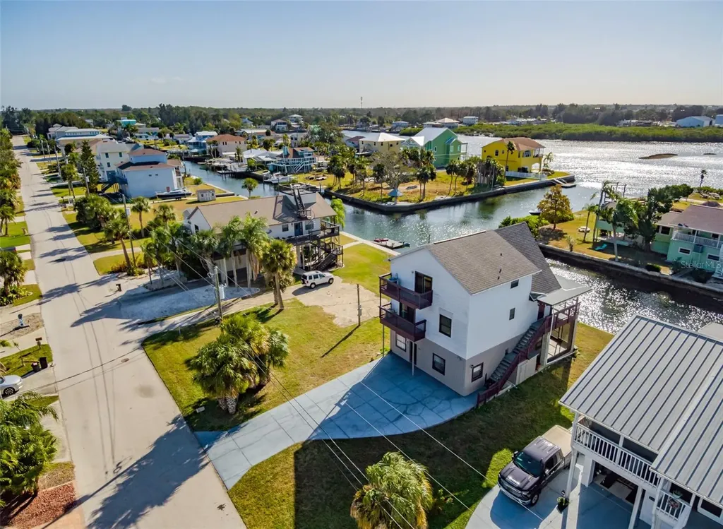 6432 Driftwood Drive Hudson FL 34667