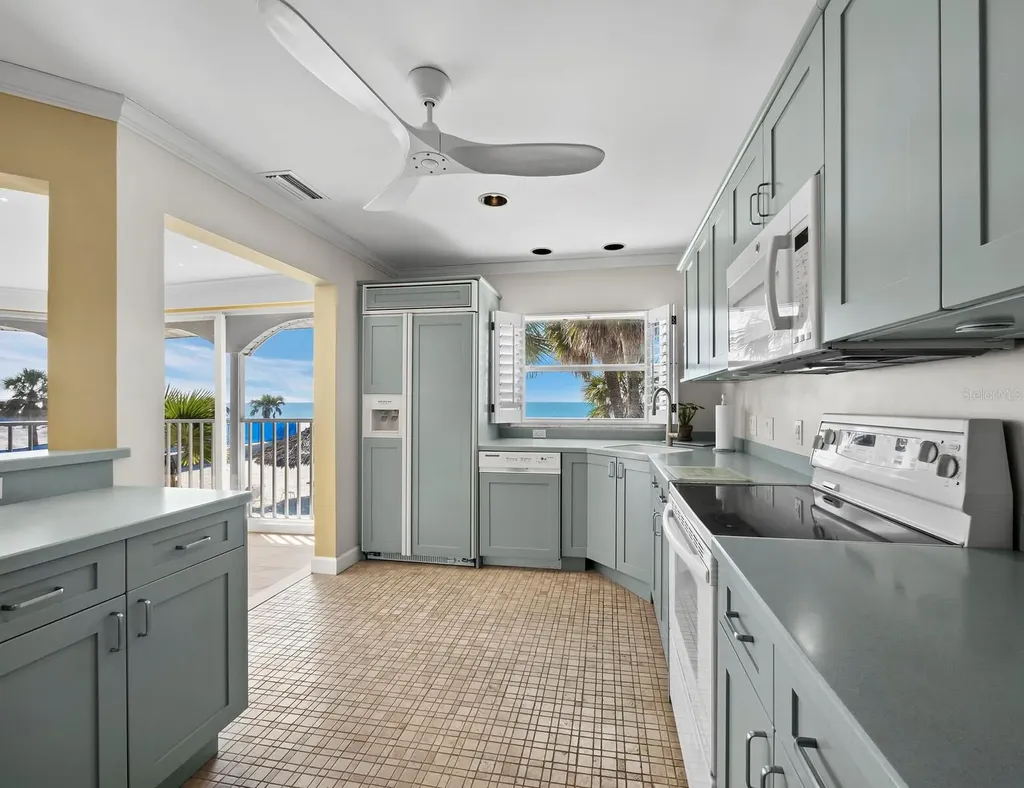 1336 Benjamin Franklin Drive Sarasota FL 34236