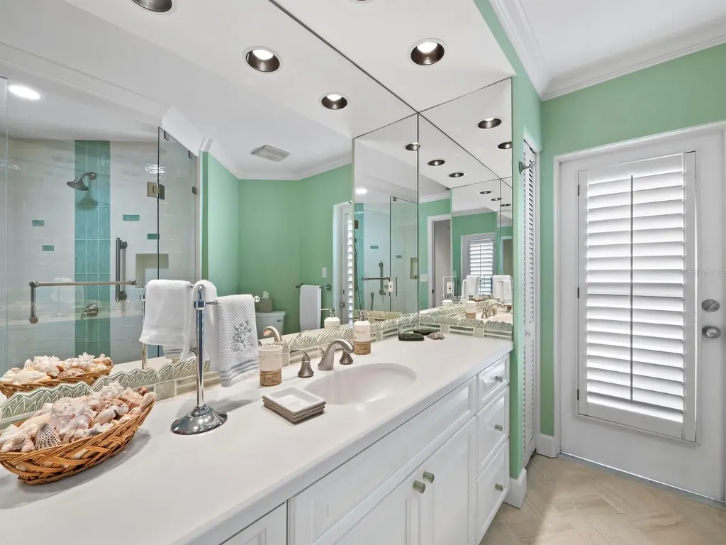 1336 Benjamin Franklin Drive Sarasota FL 34236