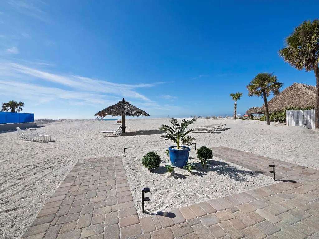 1336 Benjamin Franklin Drive Sarasota FL 34236