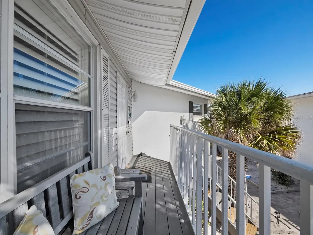 1336 Benjamin Franklin Drive Sarasota FL 34236