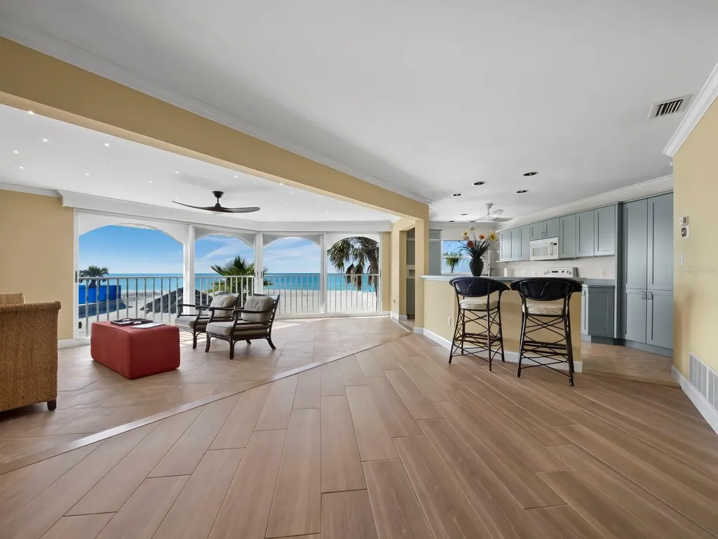 1336 Benjamin Franklin Drive Sarasota FL 34236