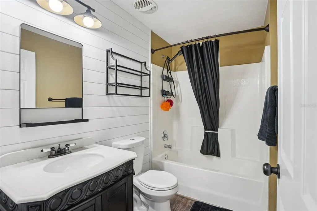 4542 Lemon Street Lady Lake FL 32159
