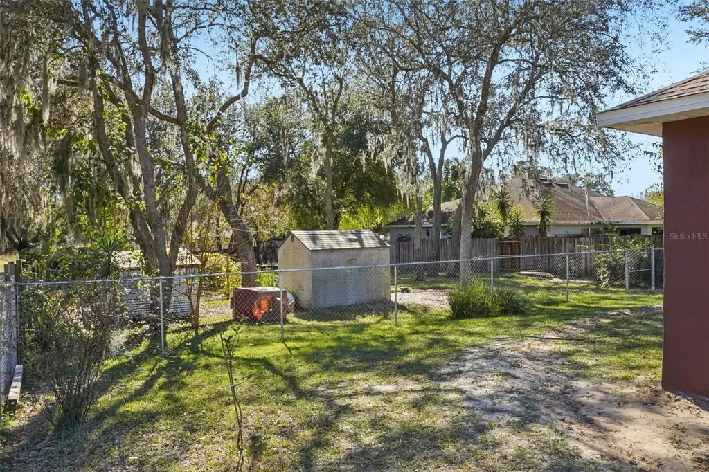 4542 Lemon Street Lady Lake FL 32159