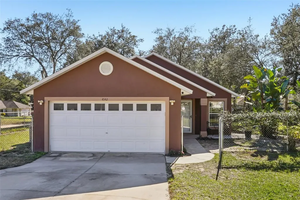 4542 Lemon Street Lady Lake FL 32159