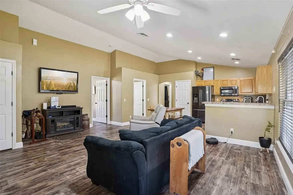 4542 Lemon Street Lady Lake FL 32159