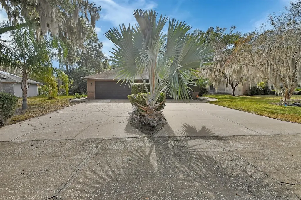 526 Hemingway Court Deland FL 32720