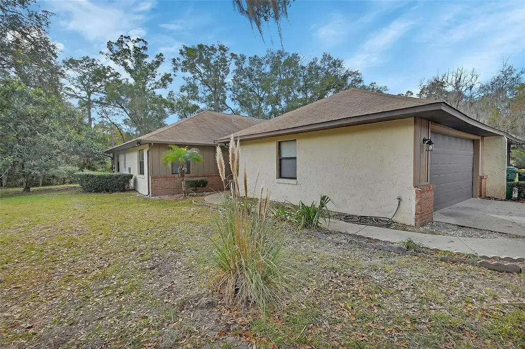 526 Hemingway Court Deland FL 32720