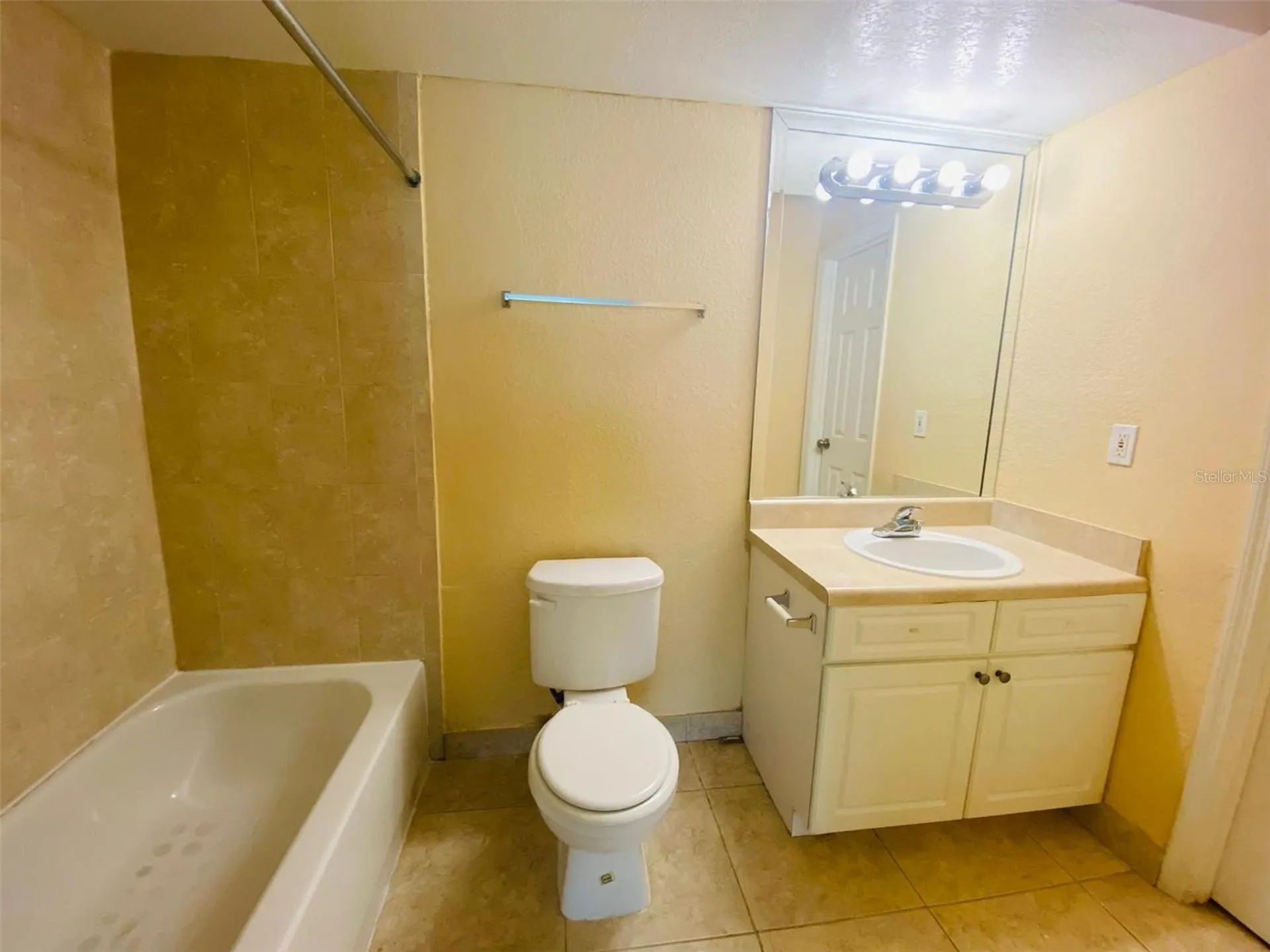 5773 Gatlin Avenue Orlando FL 32822
