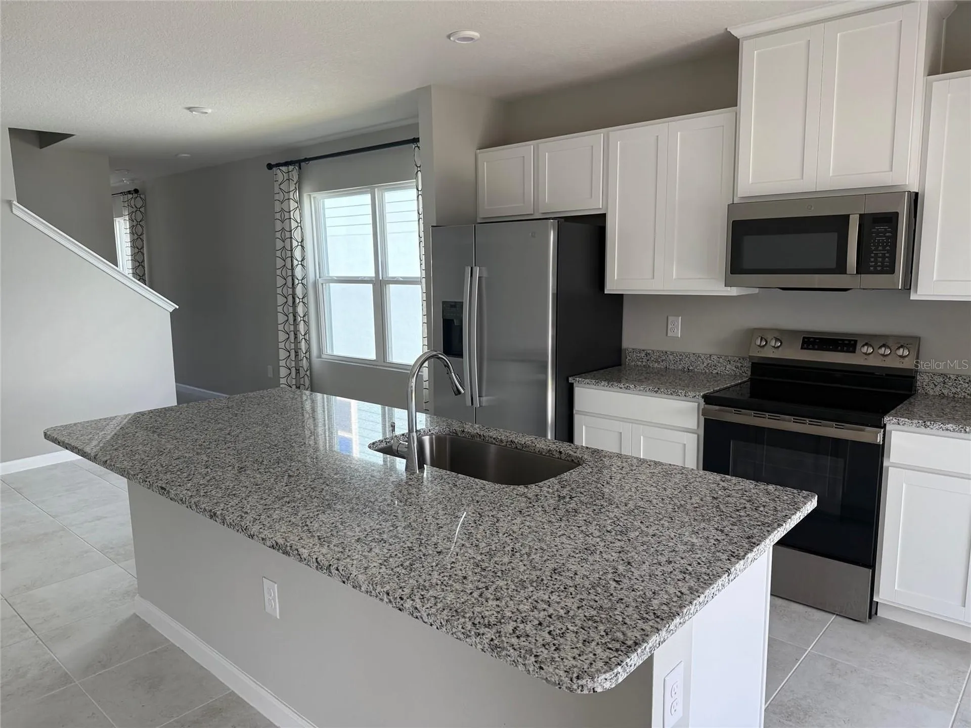 1200 Port Blue Way Lady Lake FL 32159