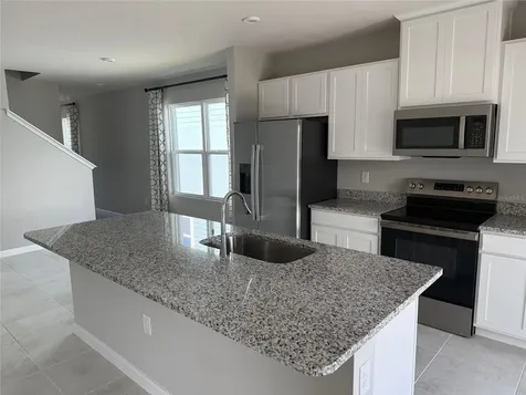 1200 Port Blue Way Lady Lake FL 32159