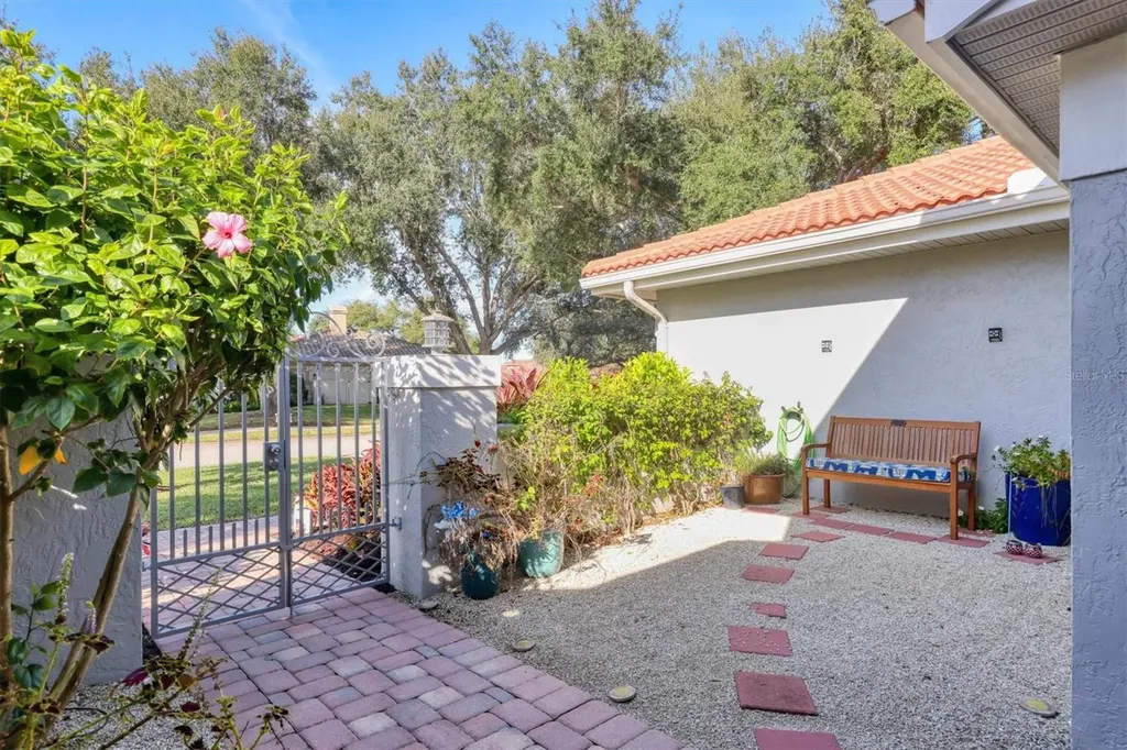 4305 Highland Oaks Circle Sarasota FL 34235
