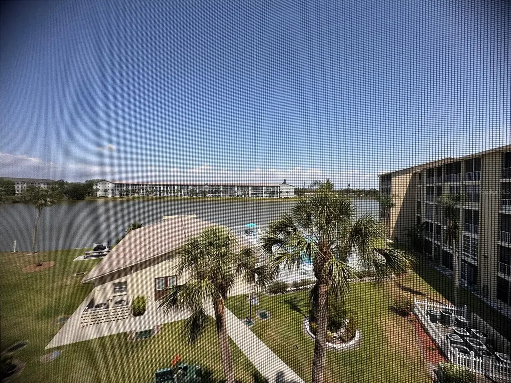 3647 Lake Bayshore Drive Bradenton FL 34205