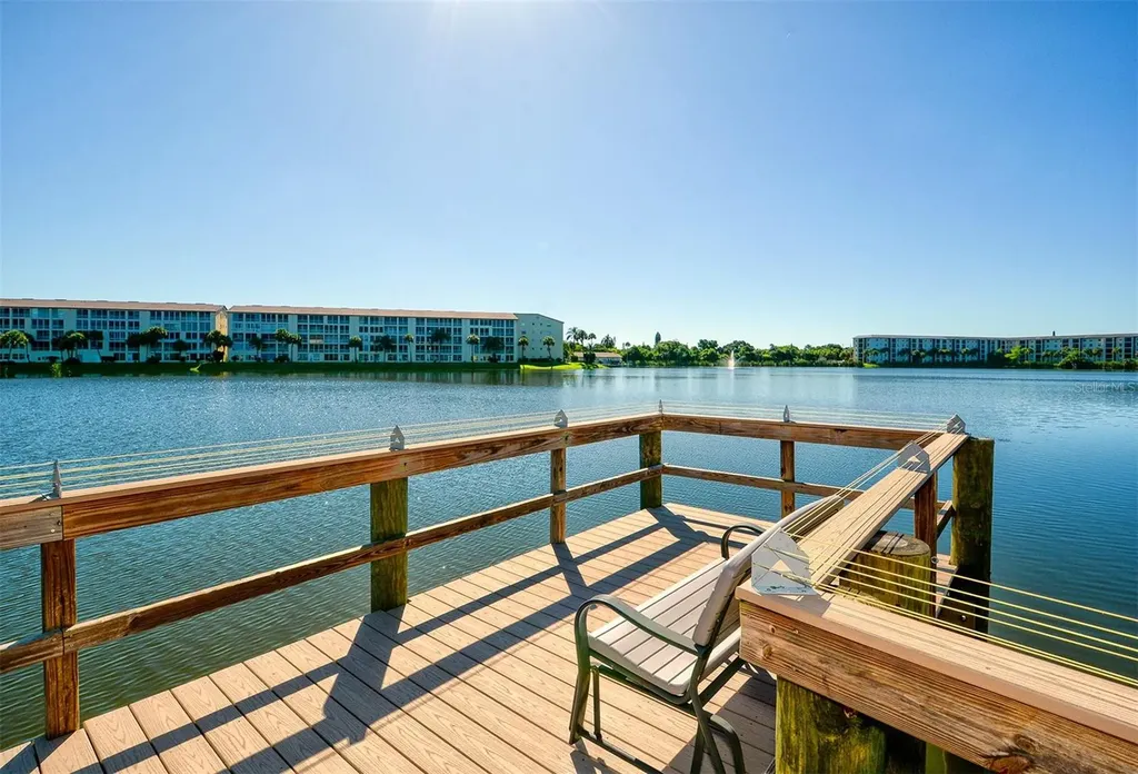 3647 Lake Bayshore Drive Bradenton FL 34205