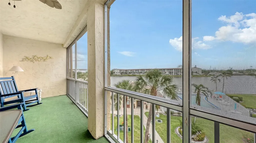 3647 Lake Bayshore Drive Bradenton FL 34205