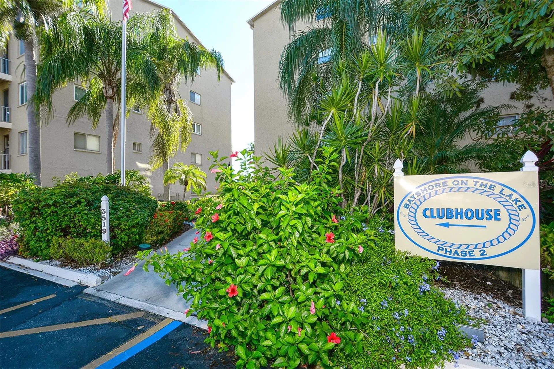 3647 Lake Bayshore Drive Bradenton FL 34205