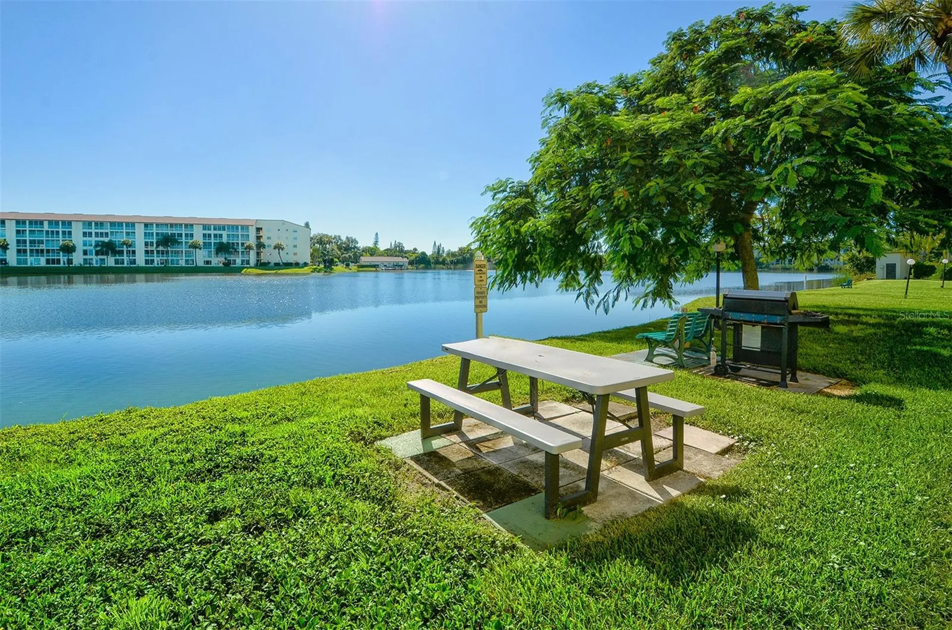 3647 Lake Bayshore Drive Bradenton FL 34205