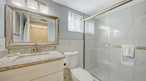 3647 Lake Bayshore Drive Bradenton FL 34205