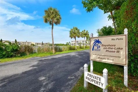 3647 Lake Bayshore Drive Bradenton FL 34205